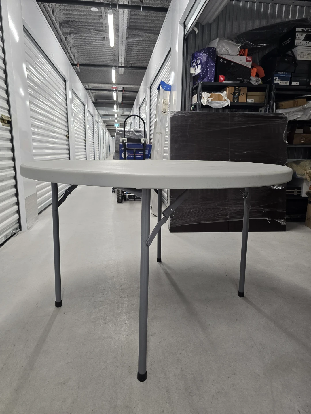 Folding round table - photo 3