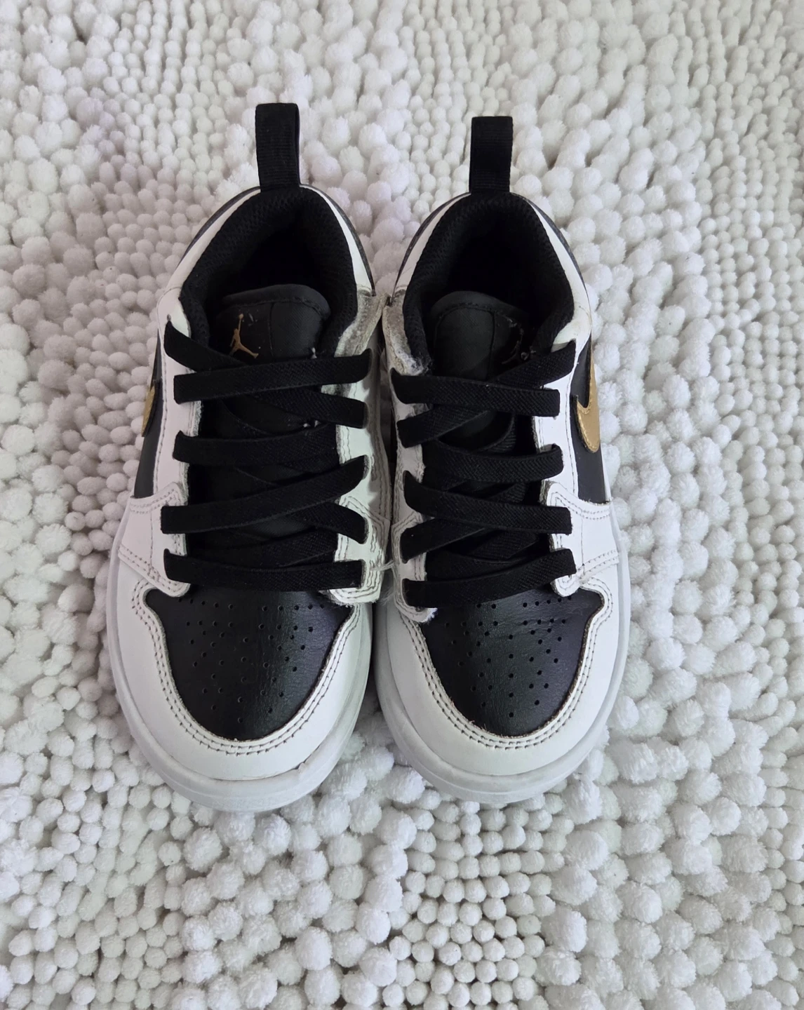 Jordan children's running shoes black and white