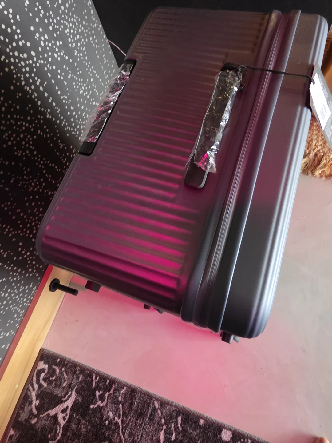 Explorer Luggage Charcoal Suitcase - photo 2