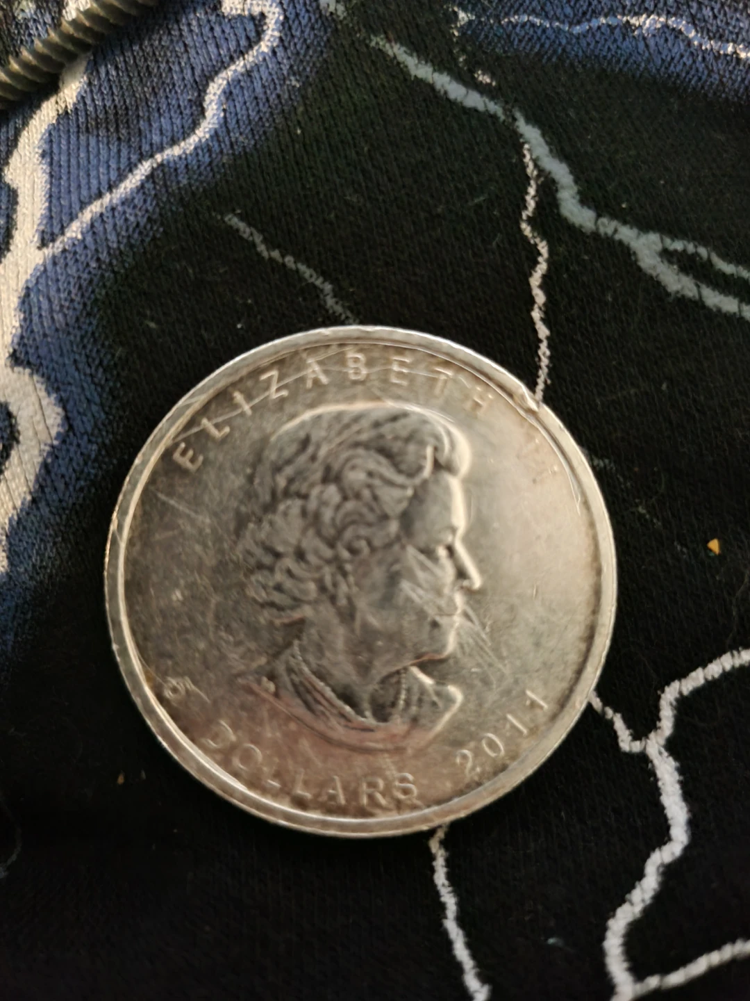 2011 Canadian Silver Maple Leaf 5 Dollar Coin - photo 3