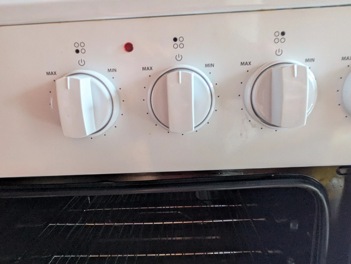 Like NEW Danby 24" Electric Coil Range - photo 3