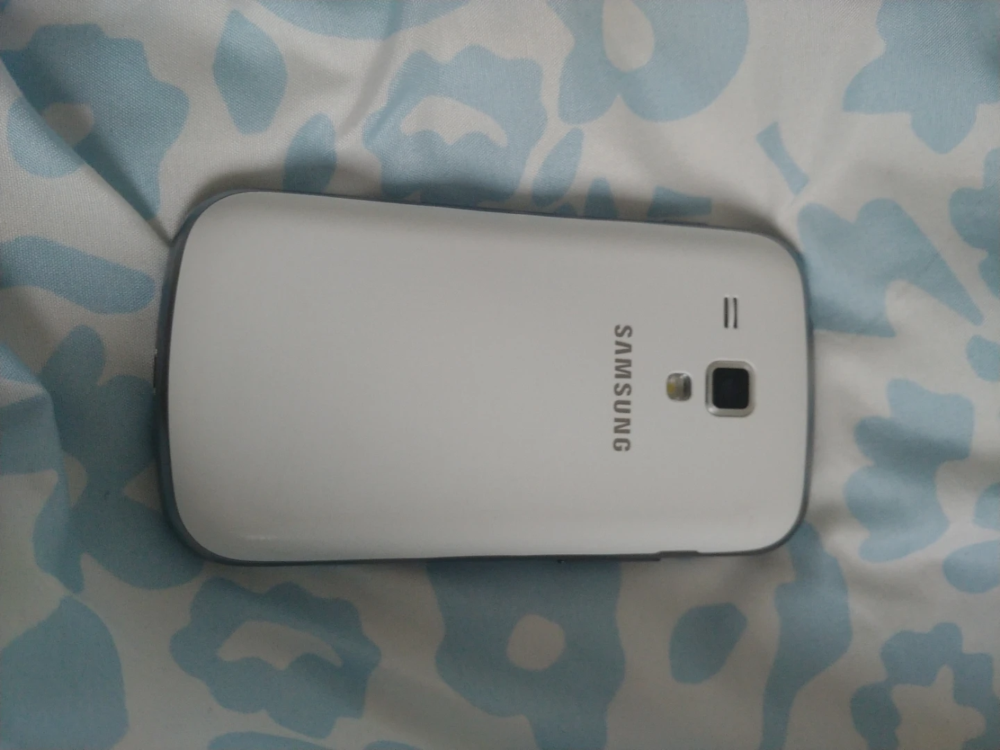 Canadian Samsung Galaxy phone message me for more information - photo 3