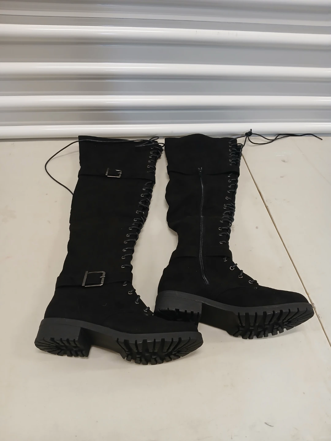 PIPER WOMEN'S BLACK KNEE-HIGH LACE-UP BOOTS — SIZE 7