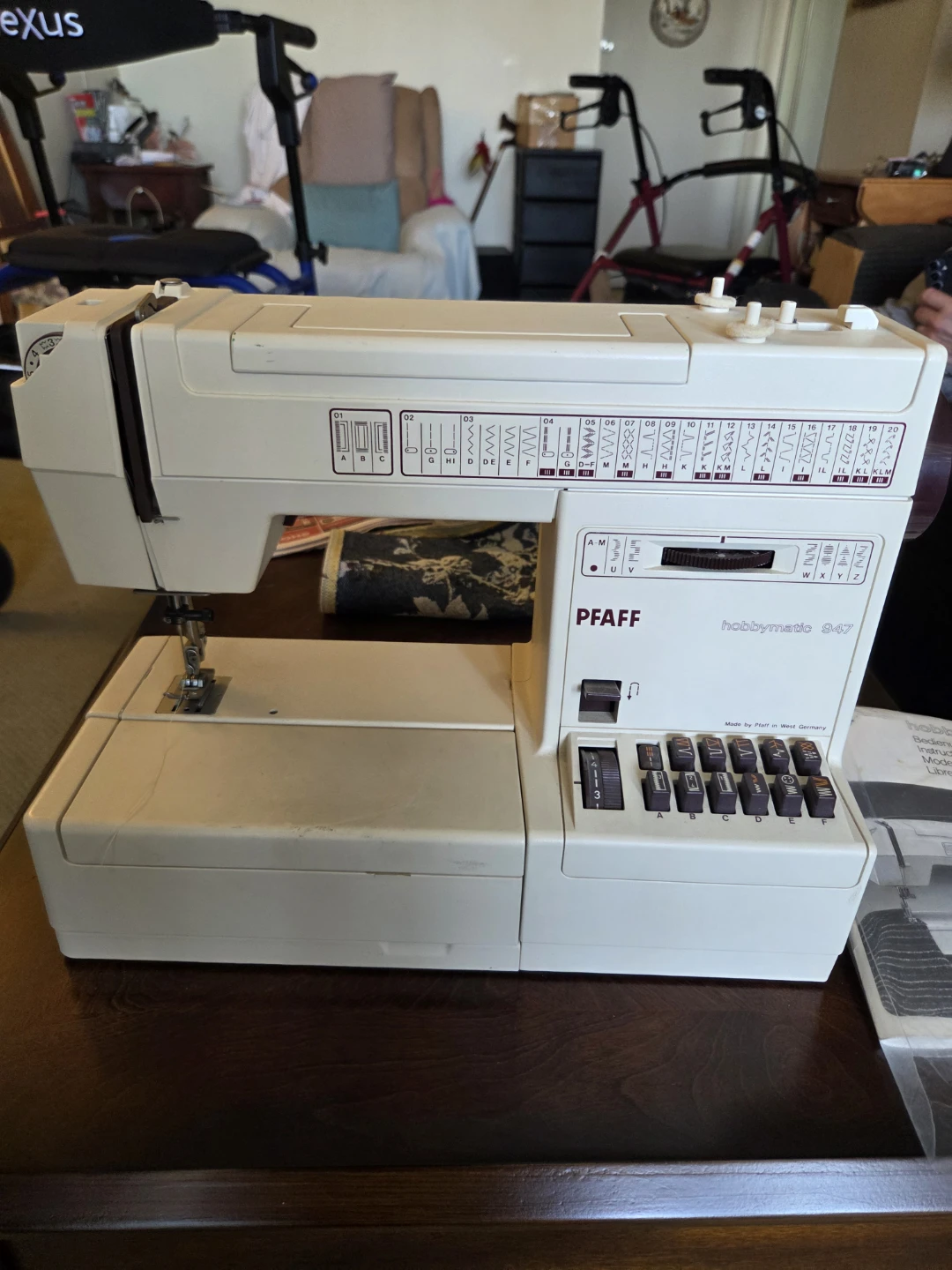 Pfaff Hobbymatic 947 Sewing Machine