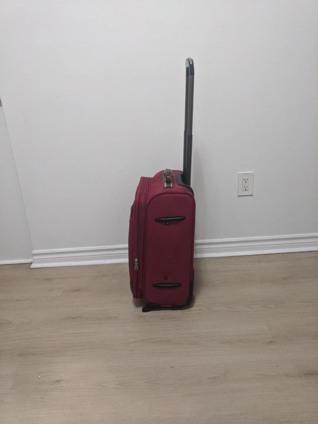 Carry-on Suitcase(two wheels) - photo 2
