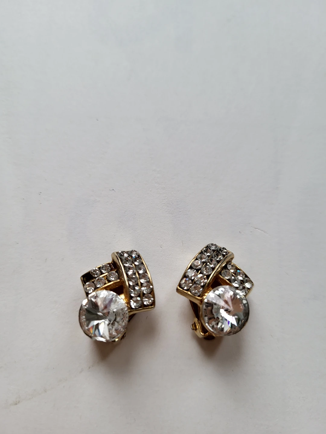 Vintage Gold Tone Rhinestone Clip-On Earrings - photo 2