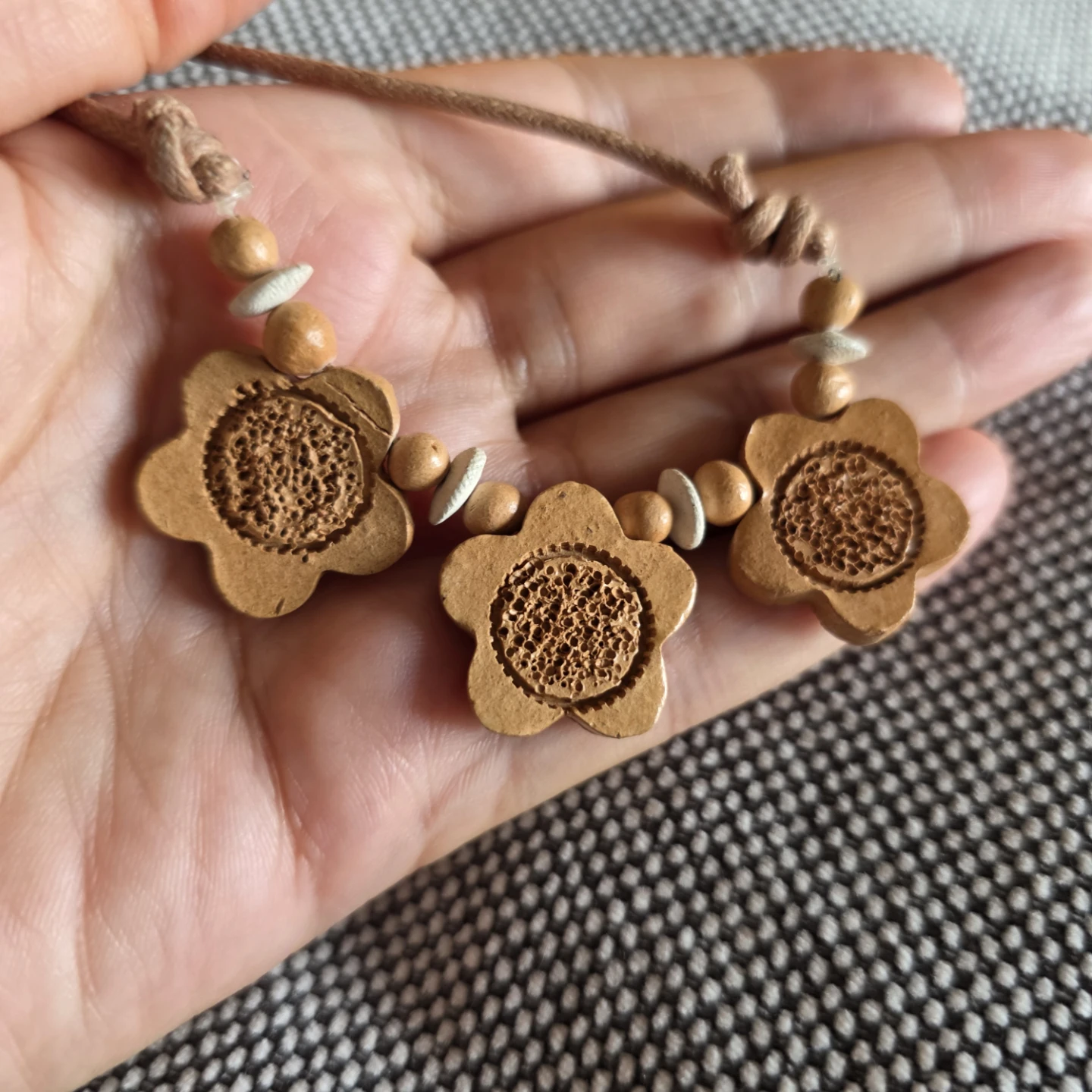 Wood Flower Charm Necklace - photo 5