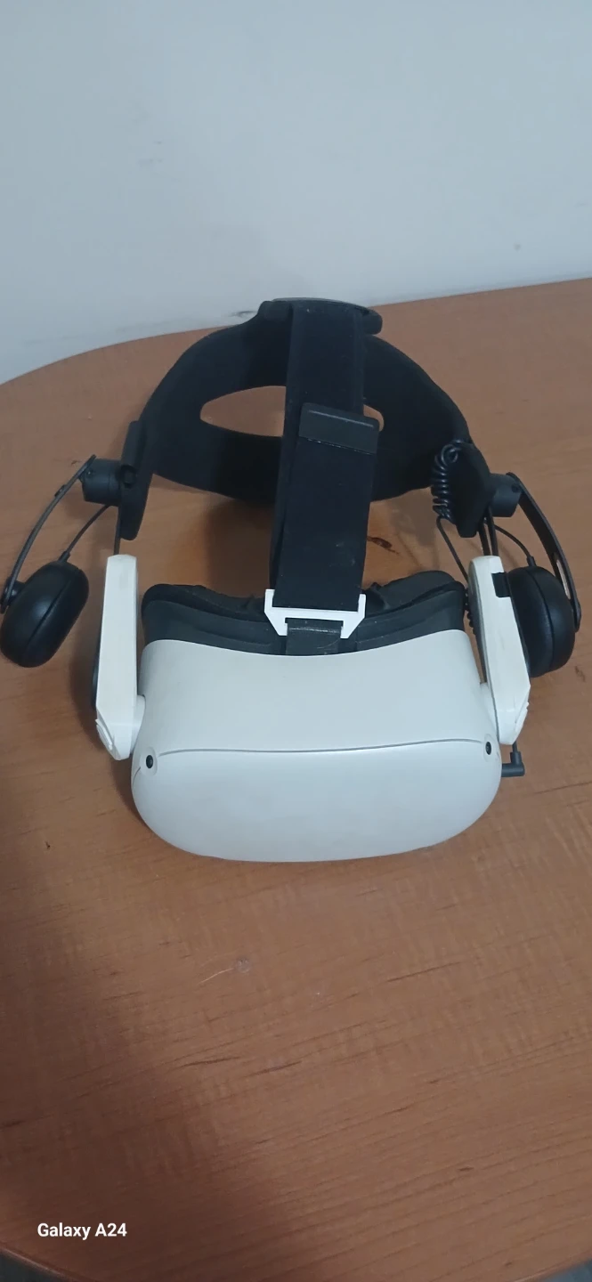 Meta Quest 2 VR Headset with Controllers and Audio Strap - photo 2