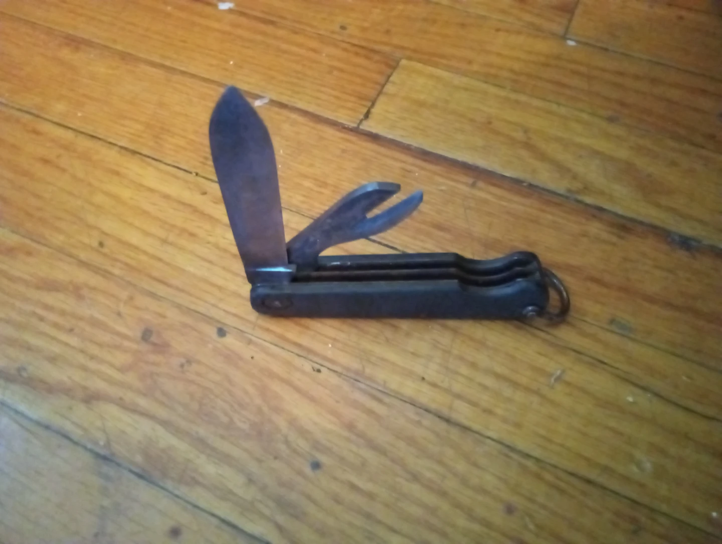 Vintage Multipurpose Pocket Knife