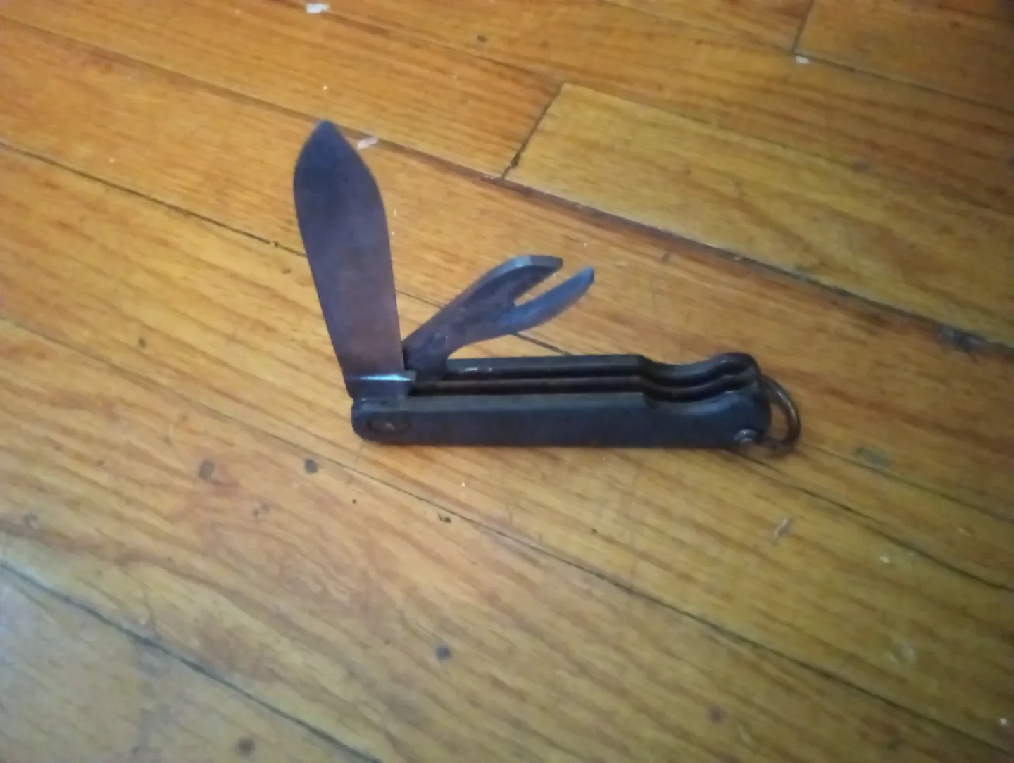 Vintage Multipurpose Pocket Knife