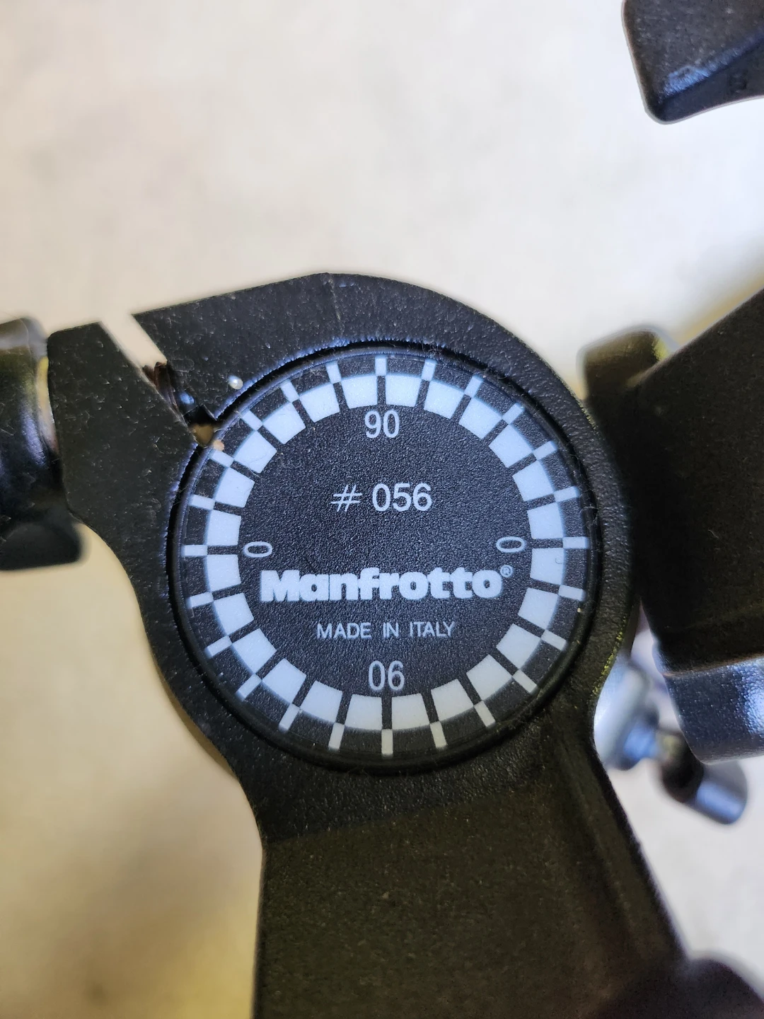 Manfrotto 190 Professional Tripod - photo 2