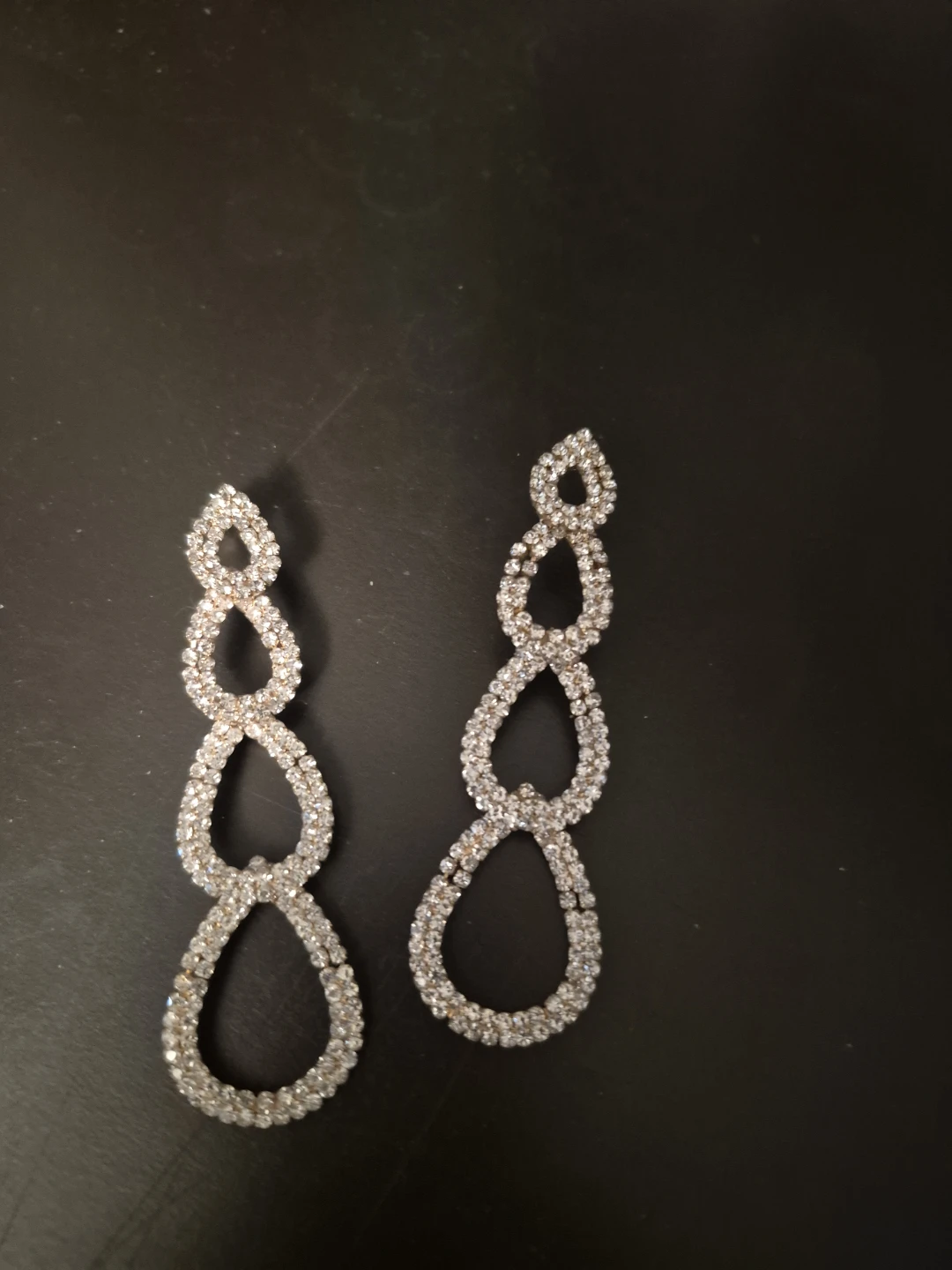 Crystal drop earrings🏈