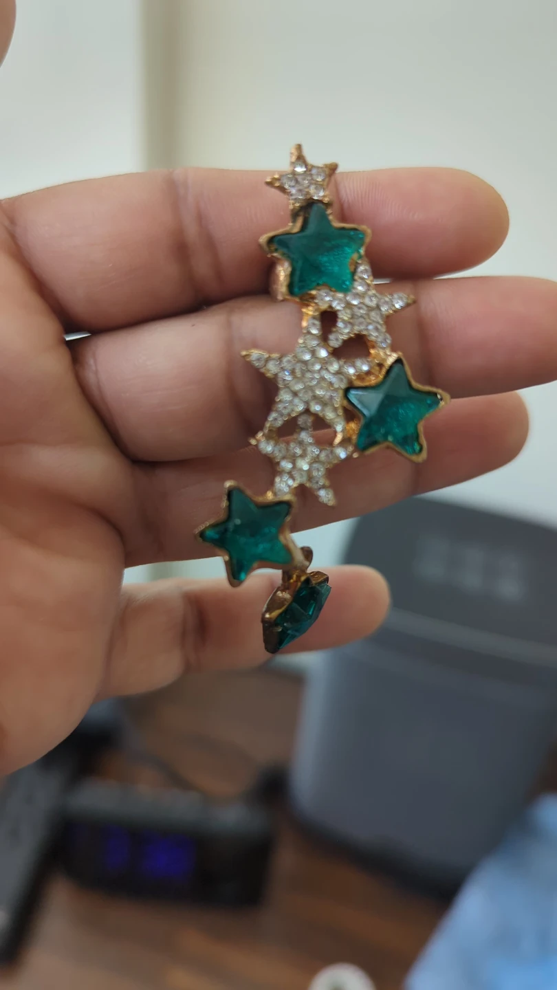 Ear cuff
