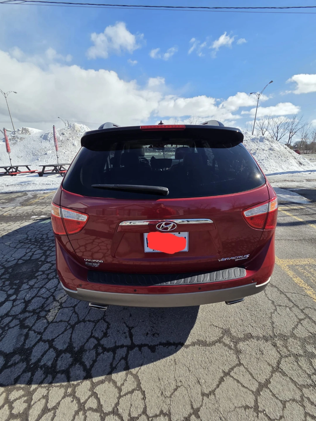 Red Hyundai Veracruz SUV - photo 3