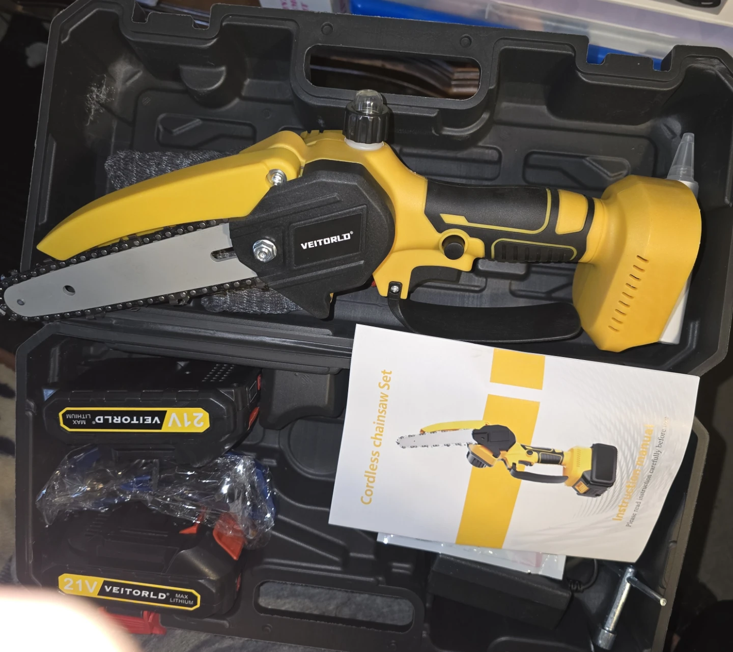 Veitorld Cordless Chainsaw Set