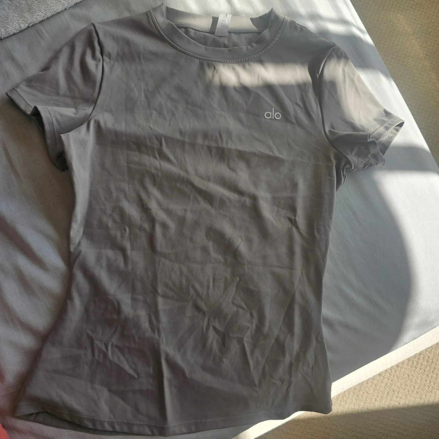 Alo Yoga Short Sleeve Tee - Grey