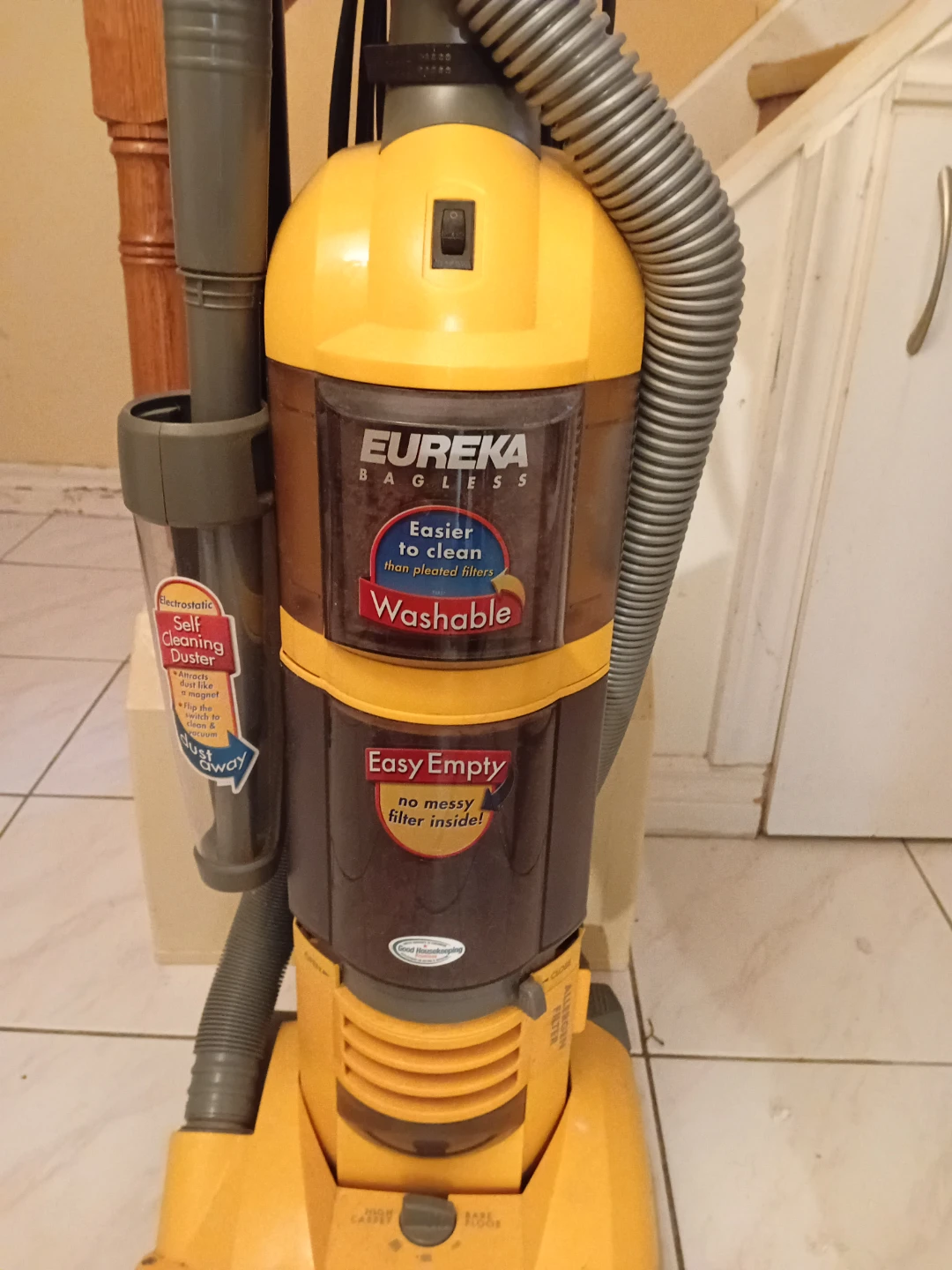 Eureka Bagless Upright Vacuum - photo 3