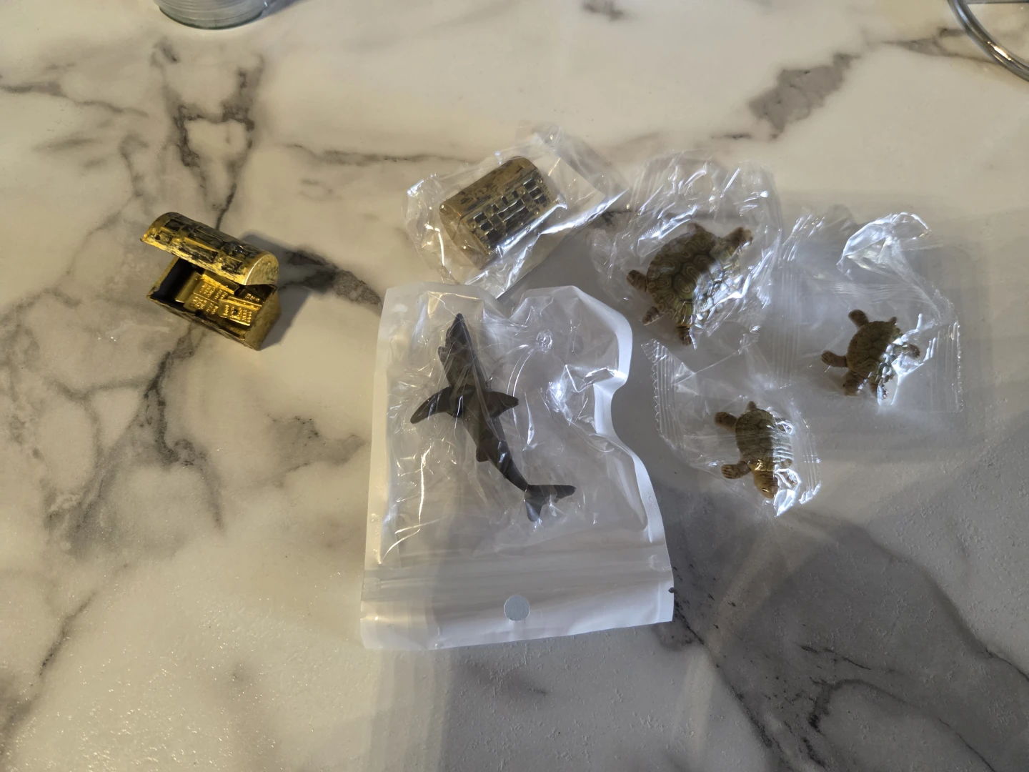 Miniature Animal and Treasure Chest Figures✨️🌊 - photo 3