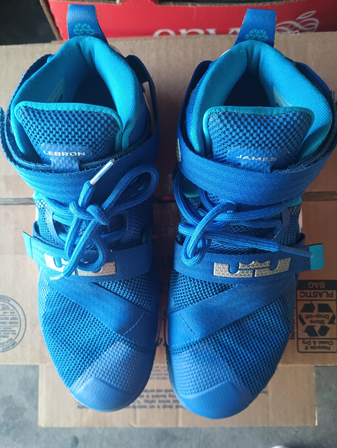 Nike LeBron James Basketball Shoes Blue - photo 3