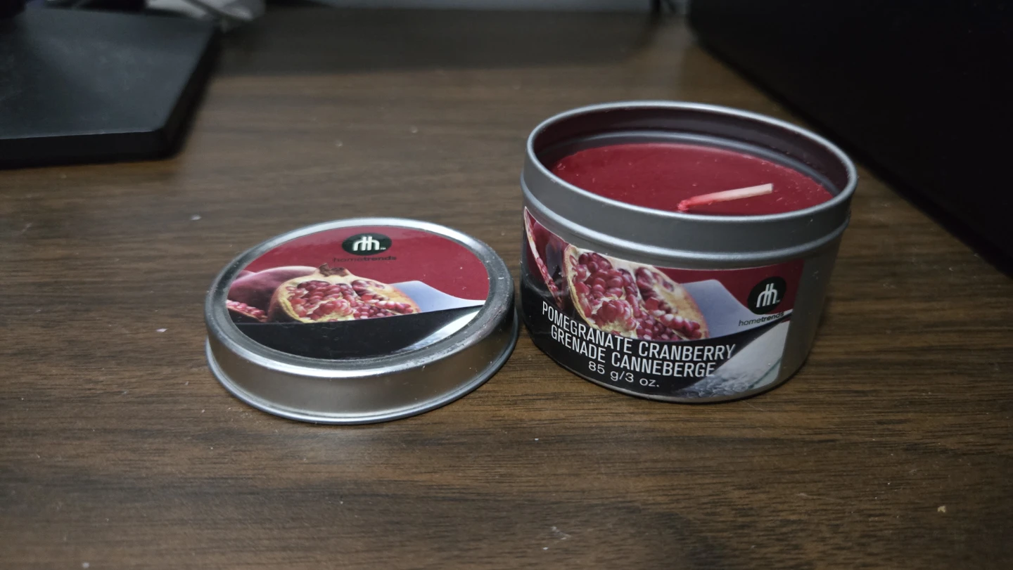 Hometrends Pomegranate Cranberry Candle
