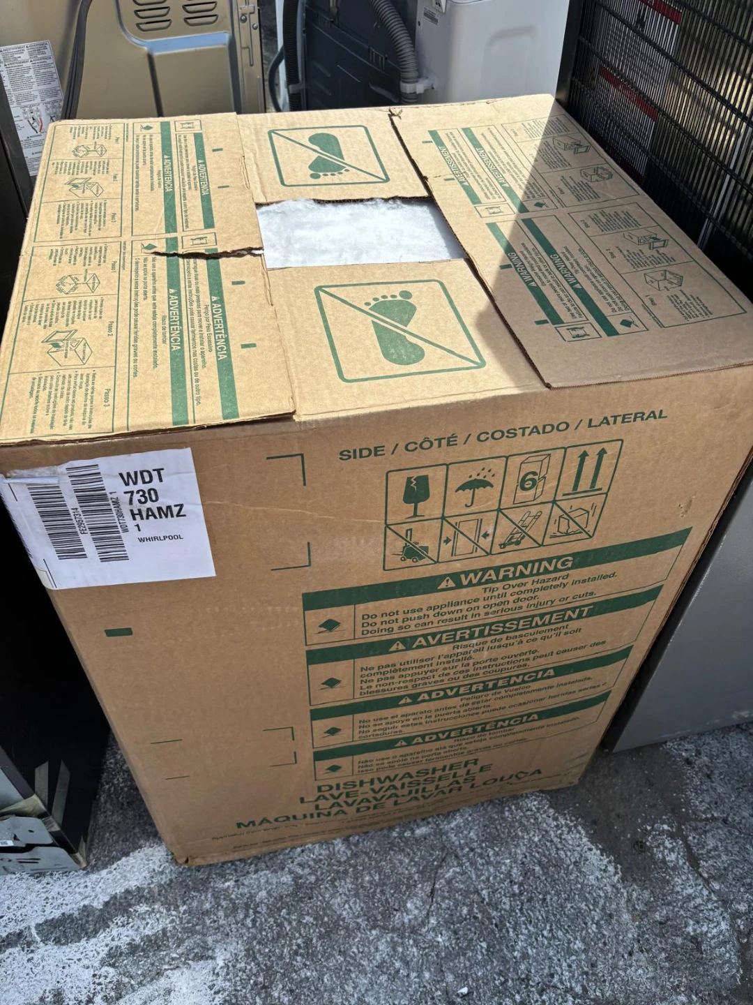 Whirlpool Dishwasher WDT730HAMZ New in Box