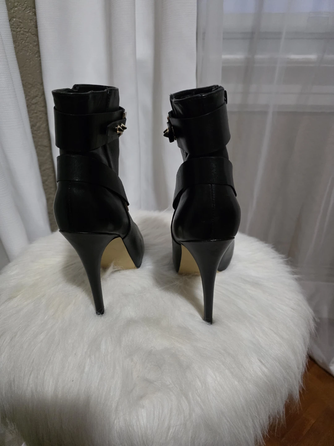 Guess Black Leather Heeled Ankle Boots - photo 3