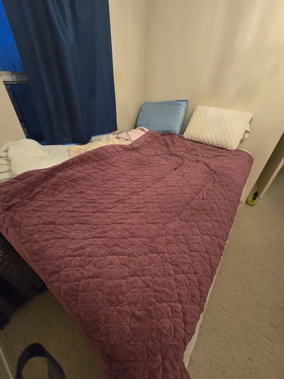 Queen Size Beautyrest Waterfront Studio Mattress