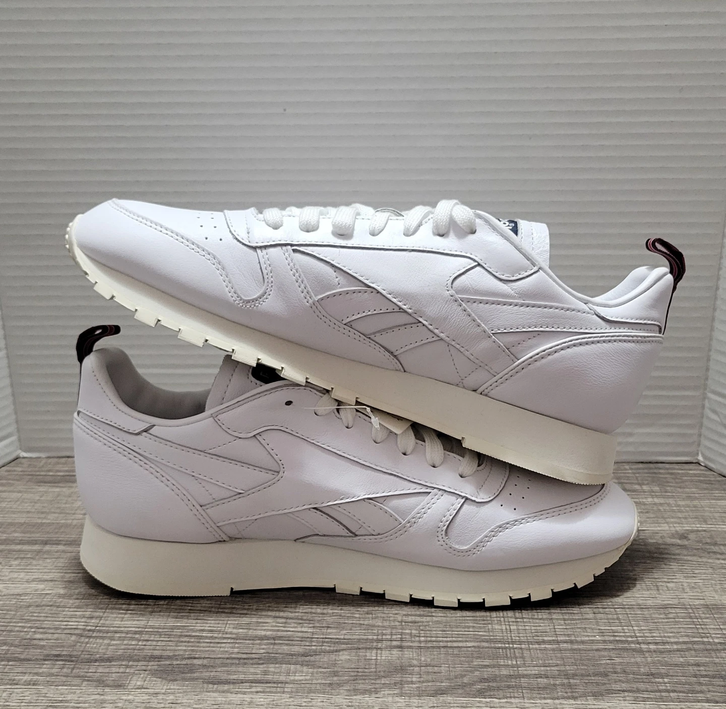 Reebok Classic Leather Shoes Size 10 - photo 2