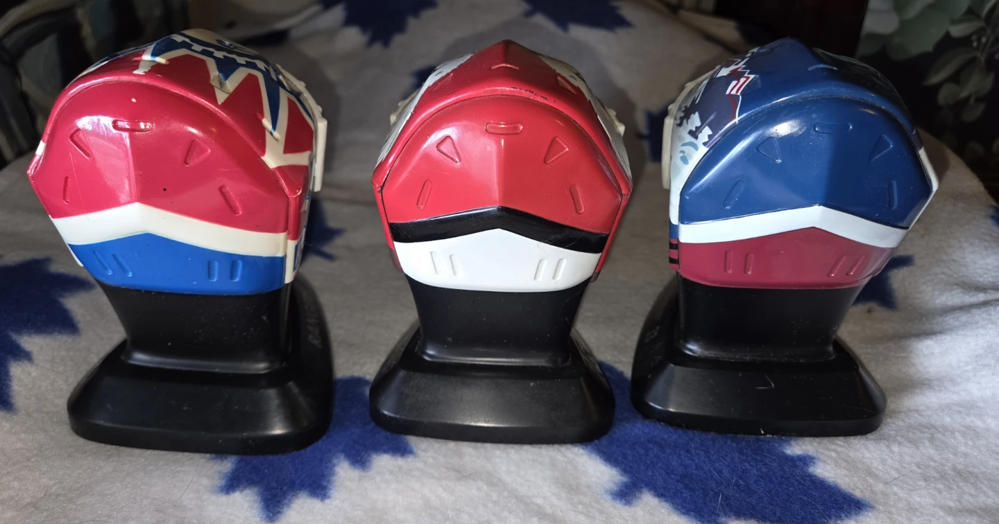 Set of 3 NHL Goalie Mask Miniatures - photo 4