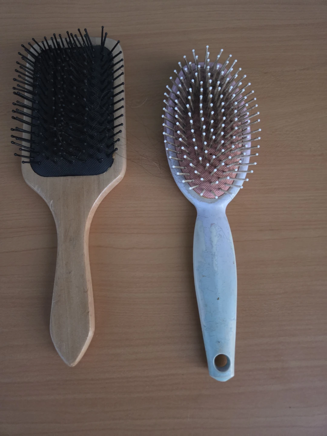 Set of two hairbrushes - photo 2