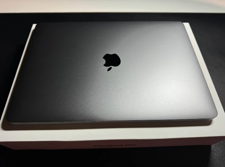 Macbook pro 2019 16gbram Intel i7 500ssd - photo 4