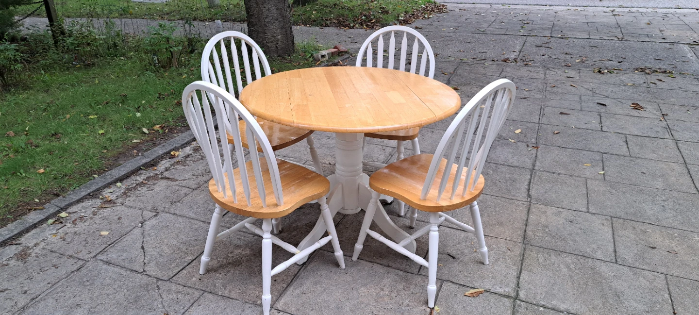 Drop-leaf Dining Table and 4 Chairs