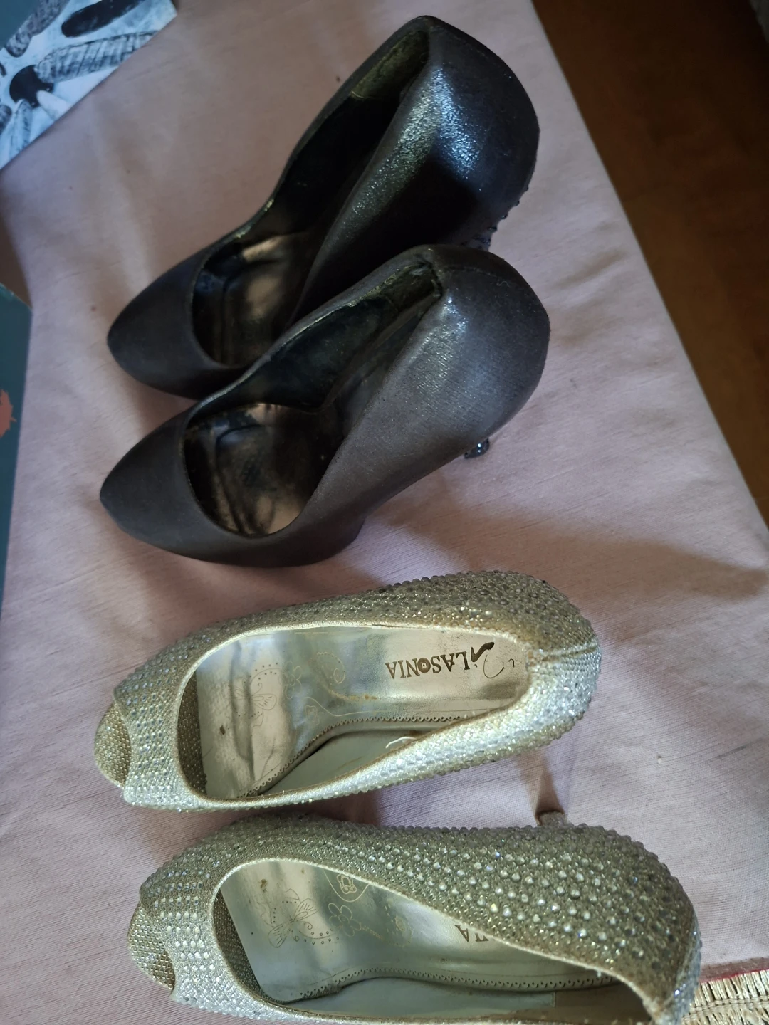 La Sonia Sparkly Heels & Black Pumps - photo 4