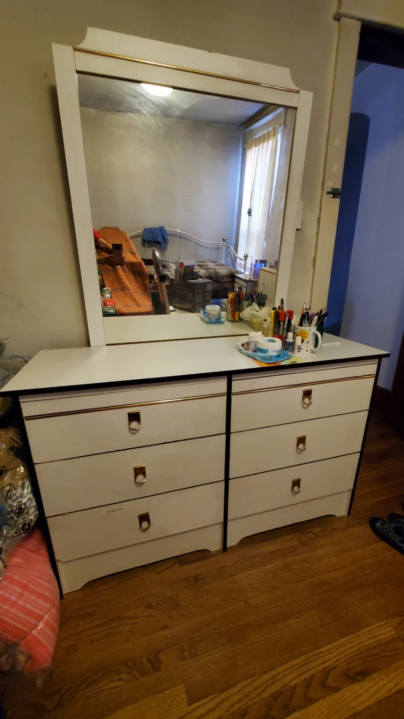 White 6-Drawer Dresser with Mirror and nightstand