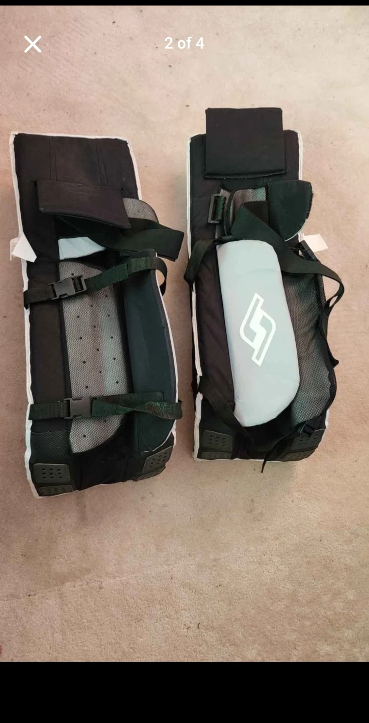 New Bauer Supreme Goalie Leg Pads - photo 2