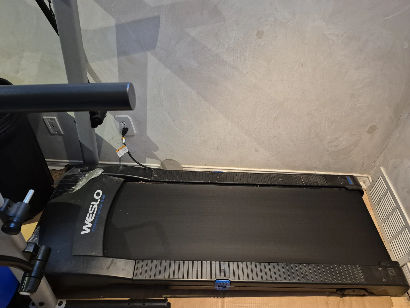 Weslo Crosswalk 5.2t Treadmill - photo 2