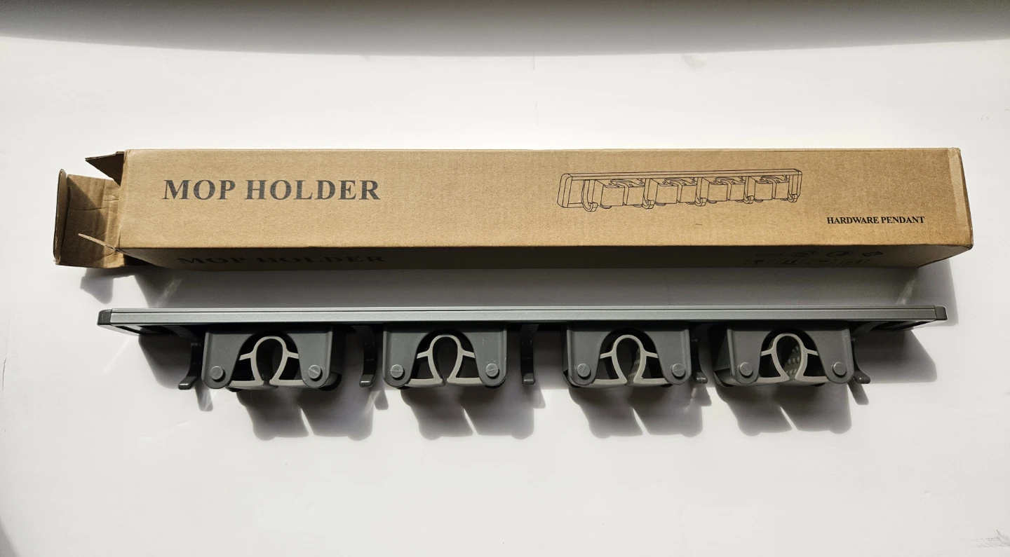 Metal Wall Mount - 5 Hooks, 4 Rubber Non Slip Clips - New