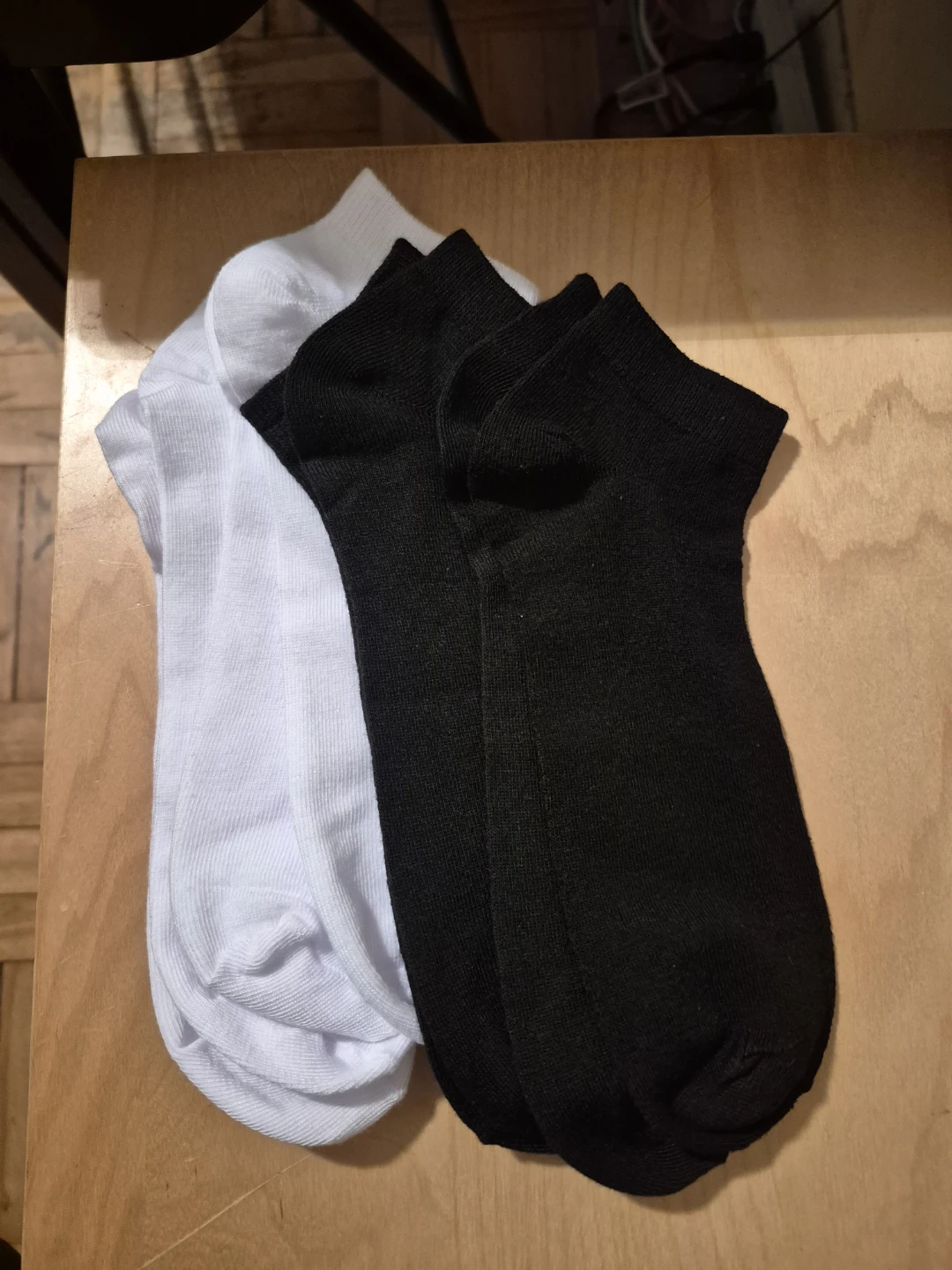 BN)4 Pairs of Ankle Socks - Black and White Set