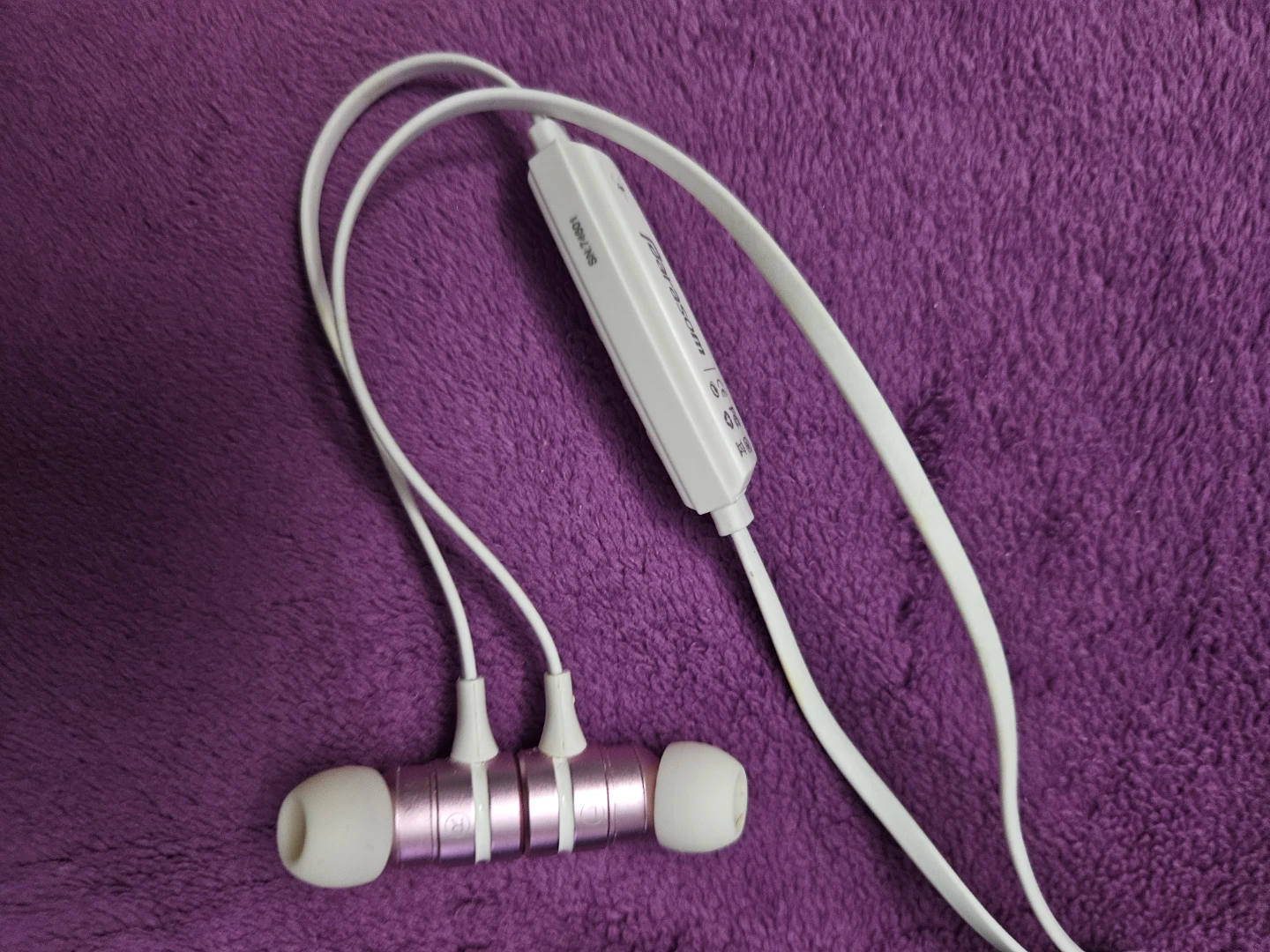 Parasom Wireless Bluetooth Earphones with Case - photo 2