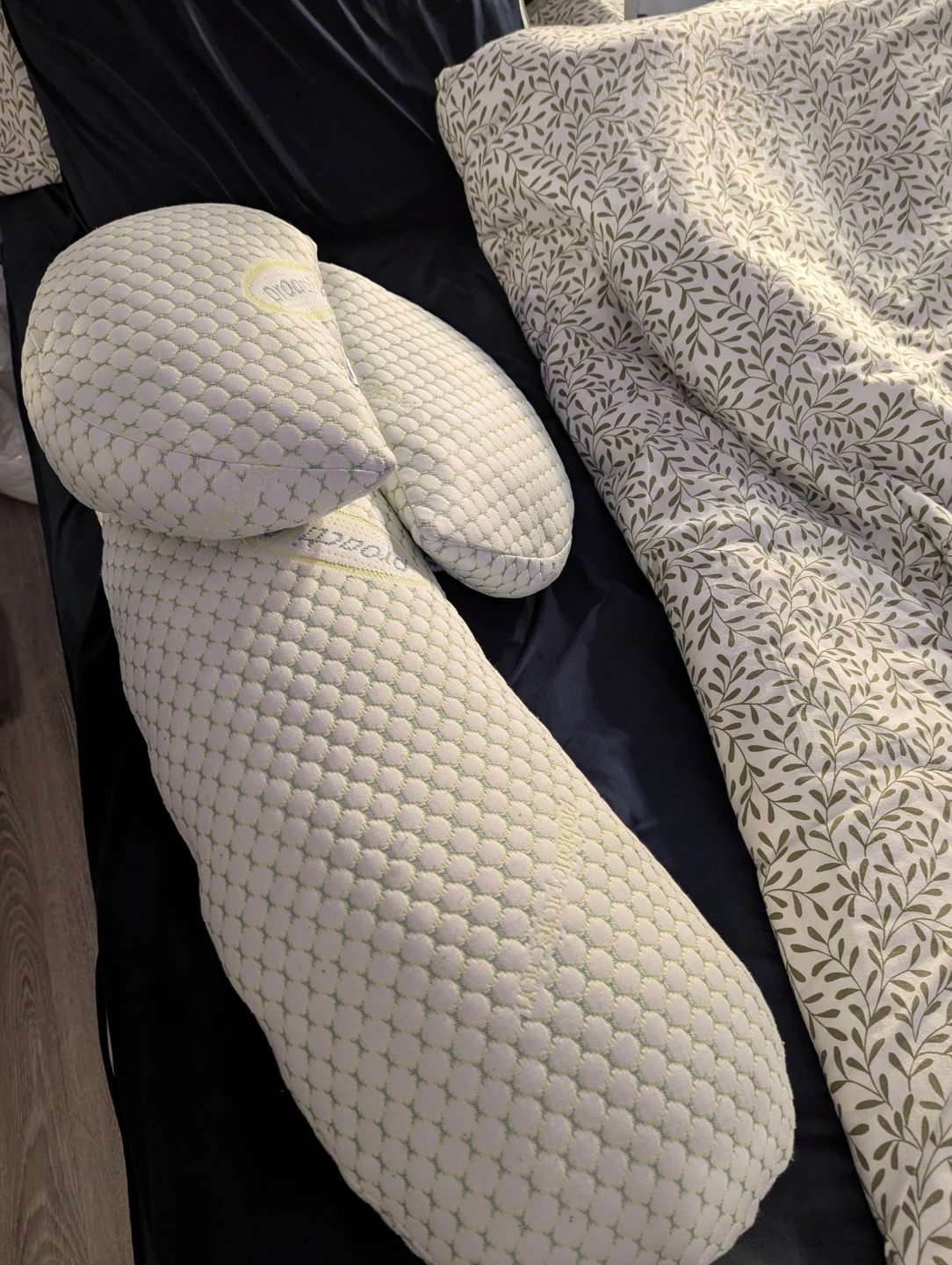 Pregnancy pillow - photo 3