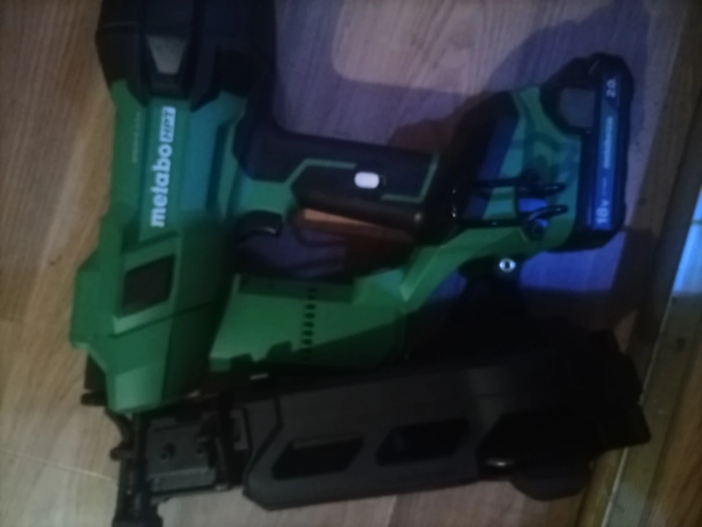 Metabo HPT 18V Cordless Nailer - photo 3