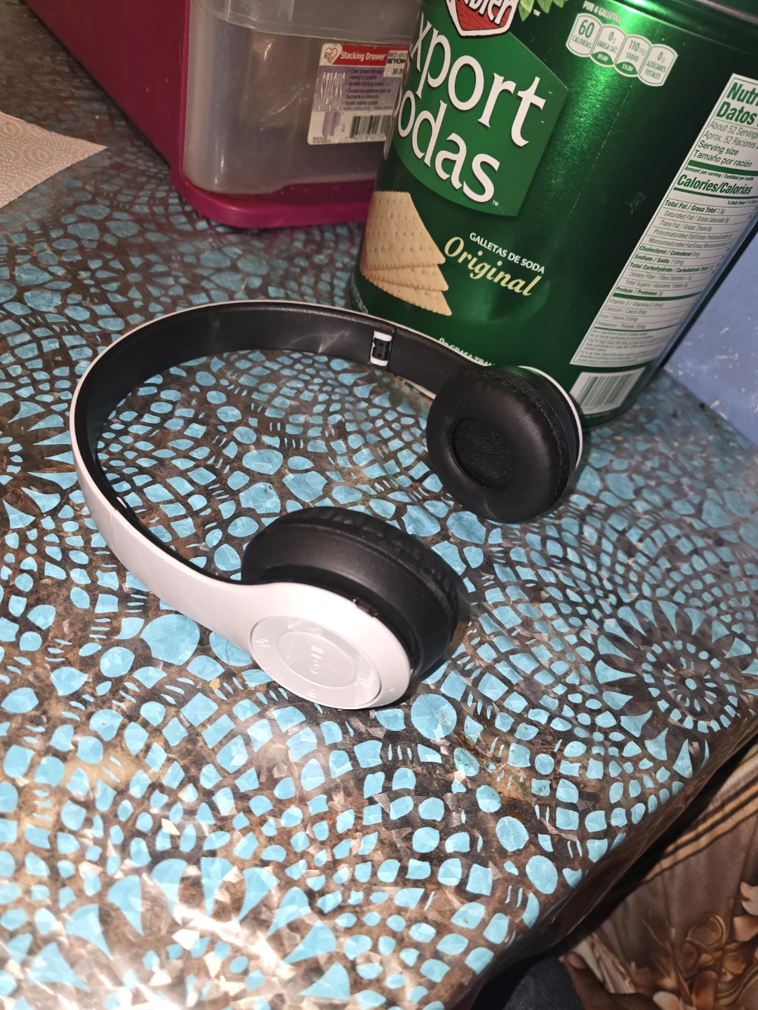 White Headphones - photo 2