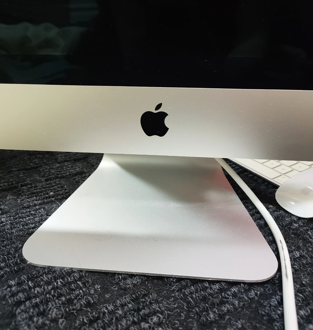 Apple iMac desktop computer - photo 2