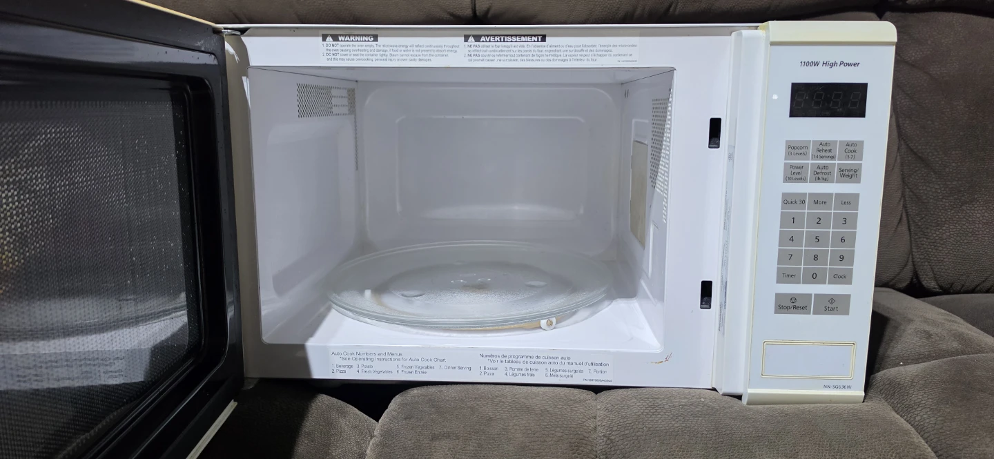 Panasonic NN-SG636W 1100W Microwave - photo 2