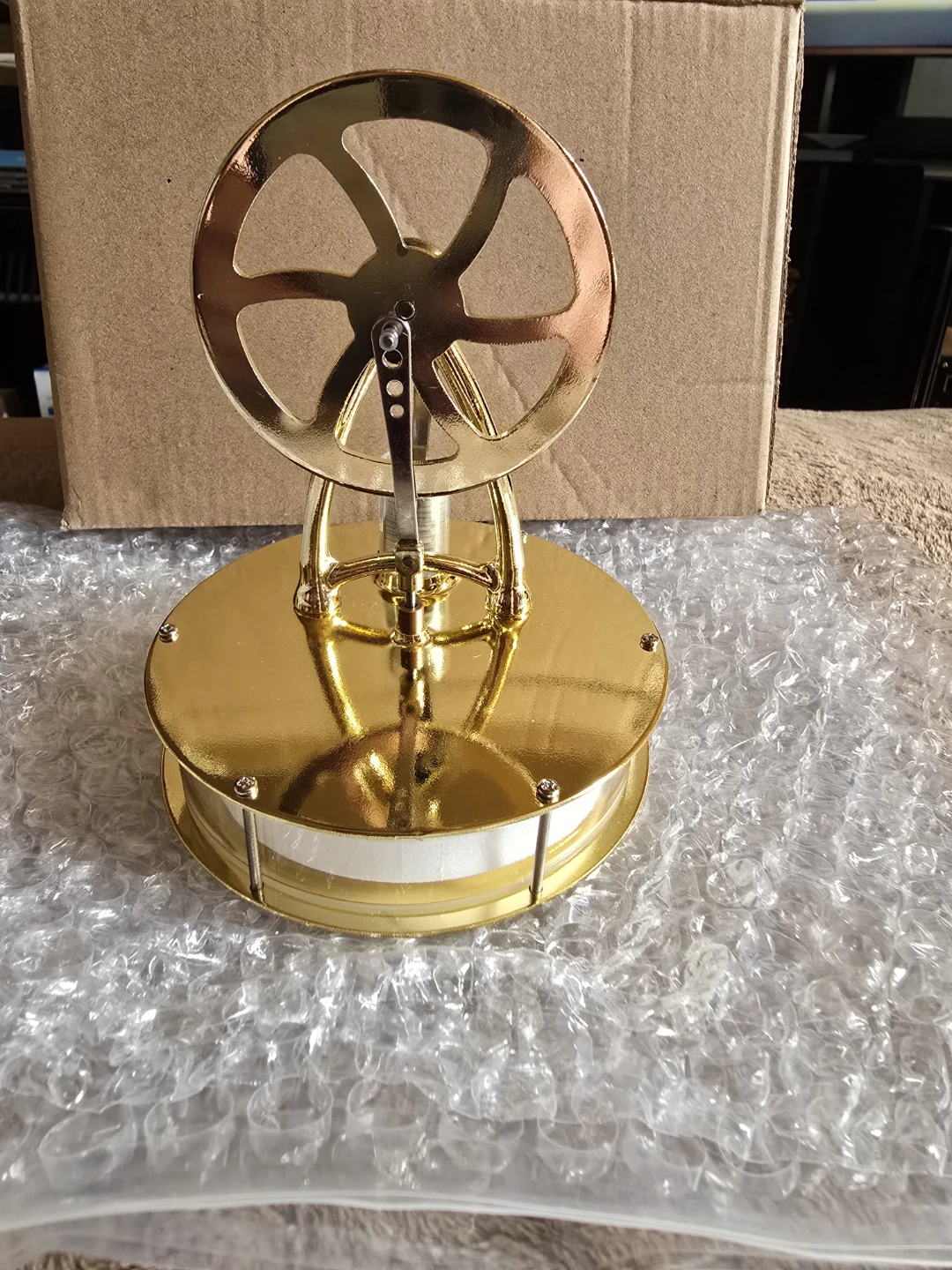 Gold-Tone Stirling Engine Model