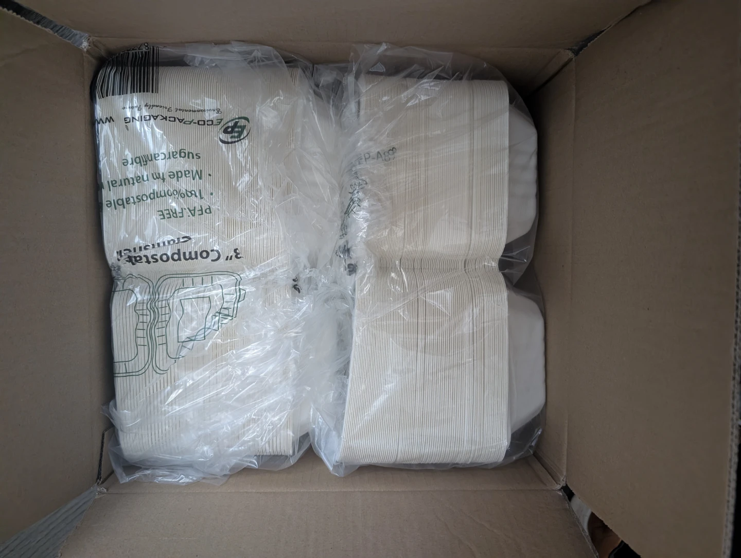 200 Compostable Sugarcane Clamshell Containers - photo 3