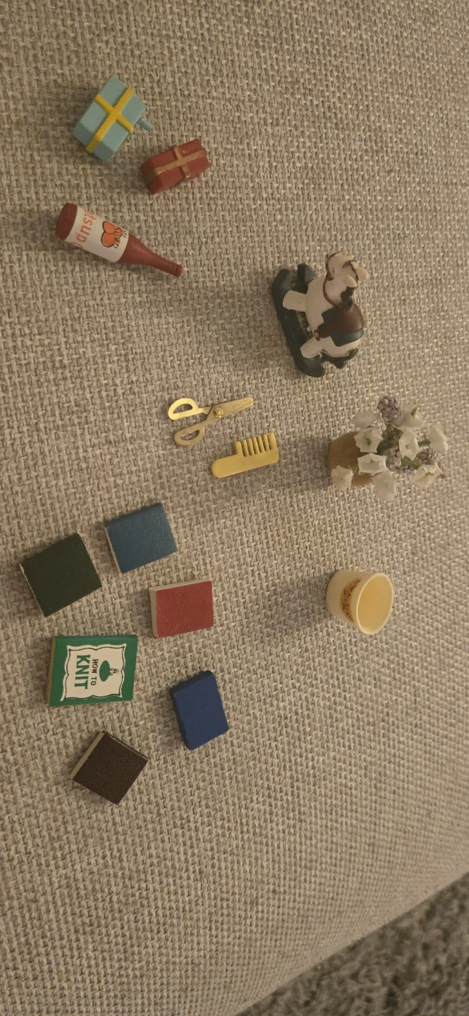 Miniature Dollhouse Accessory Set