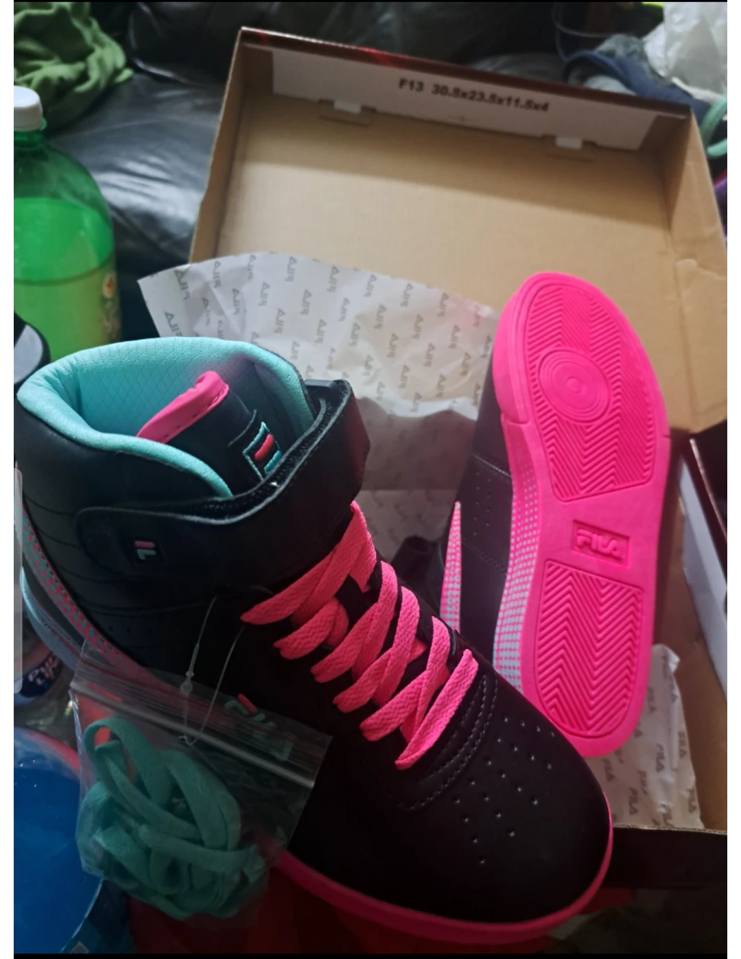 Brand New Fila kids Sneakers size 5