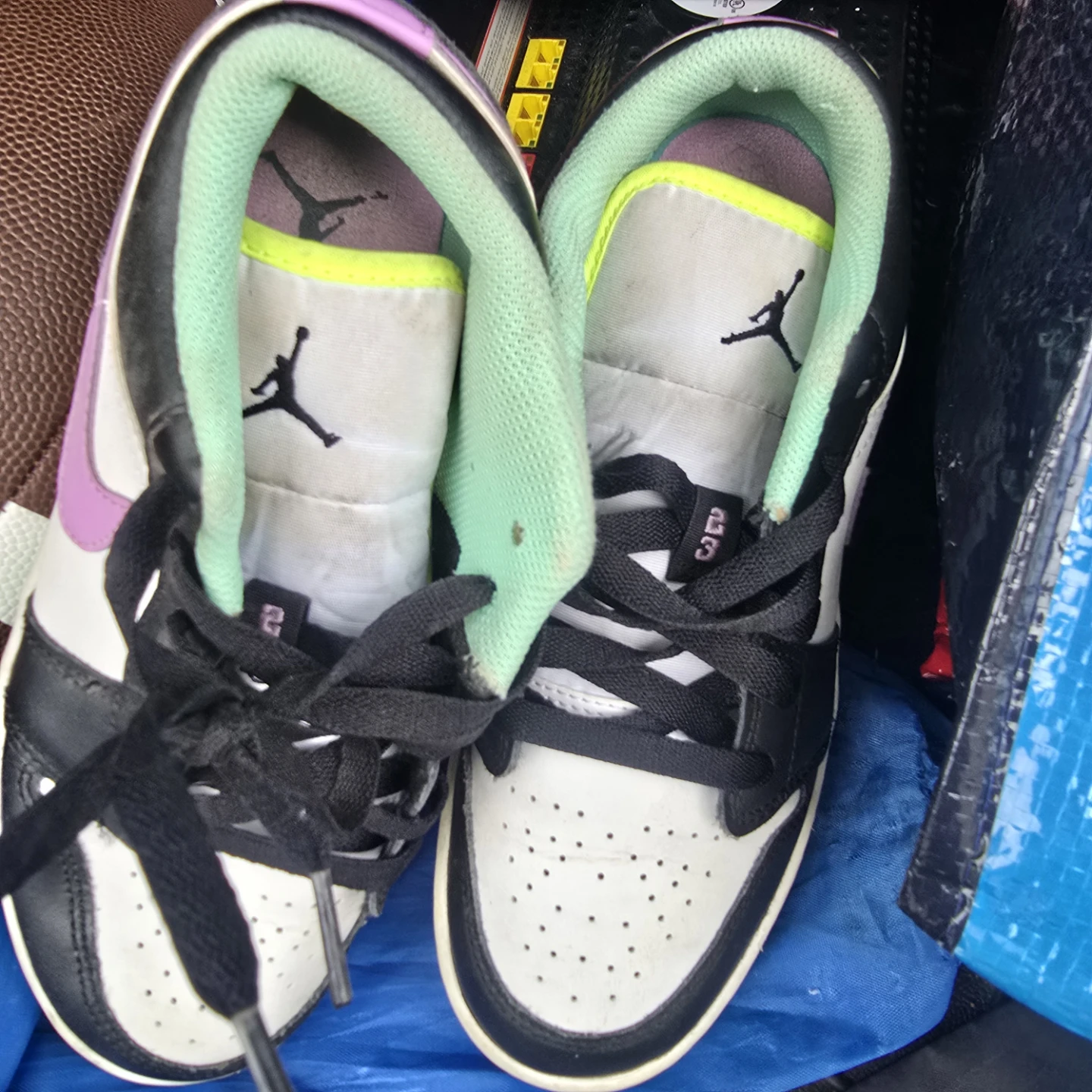 Nike Air Jordan Low Sneakers