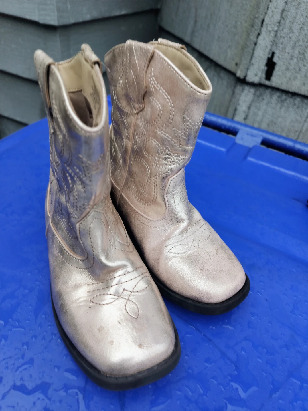 Little Girls cowboy boots size 11.. 4 to 5 years old